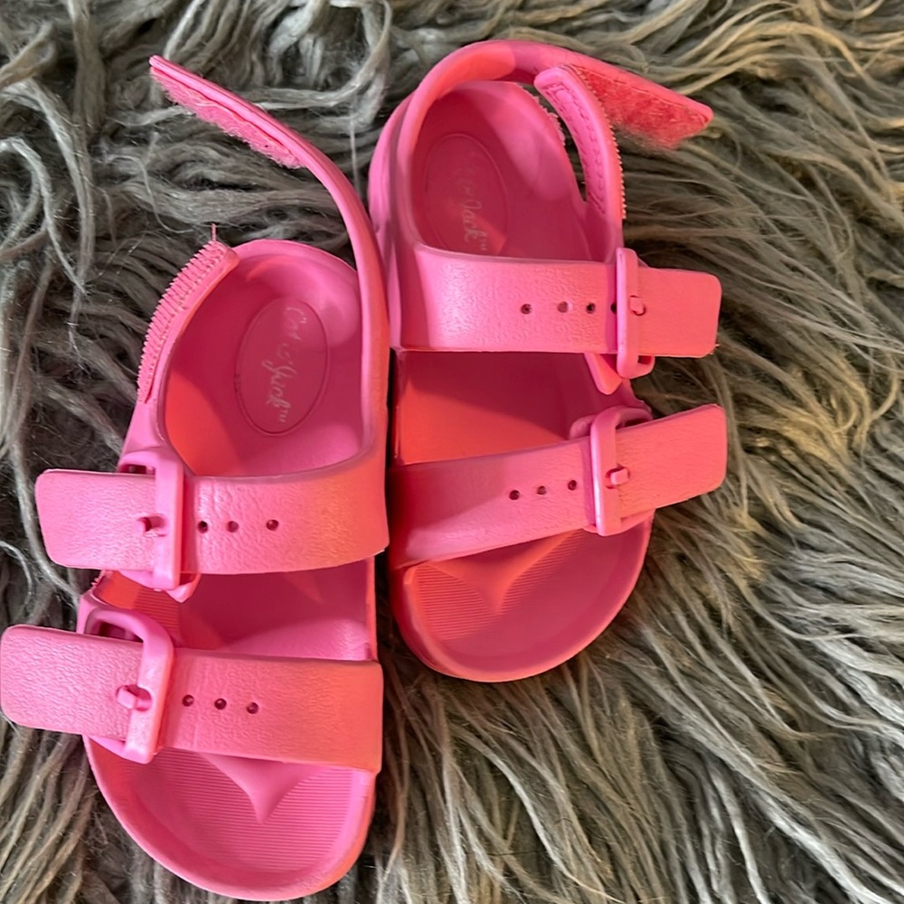 Girl’s 6 Neon Pink Crocs Top Buckle Strap/Velcro Ankle Closure Swim Poll Vaca